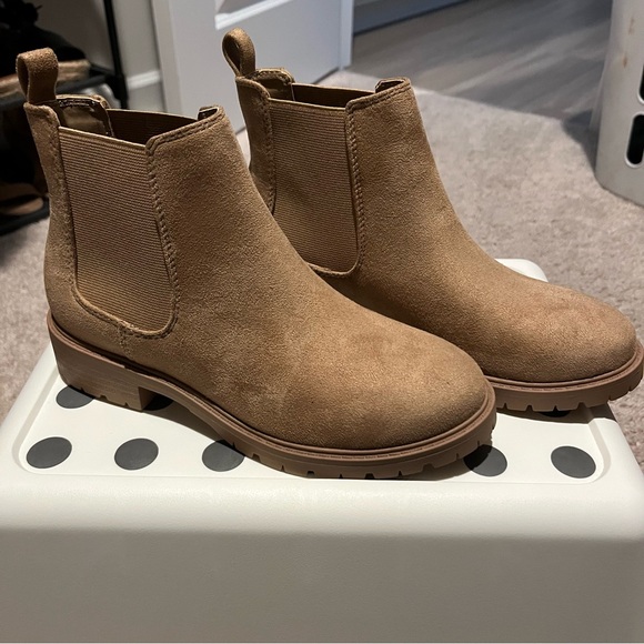 NWOT Soda Tan Ankle Booties - Picture 2 of 5